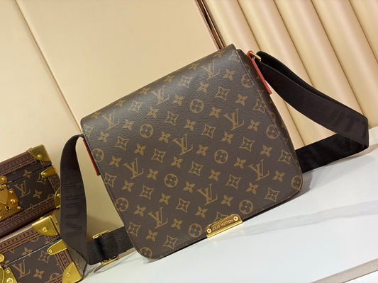 Louis Vuitton Bastille PM Monogram Midnight Men‘s Bag
