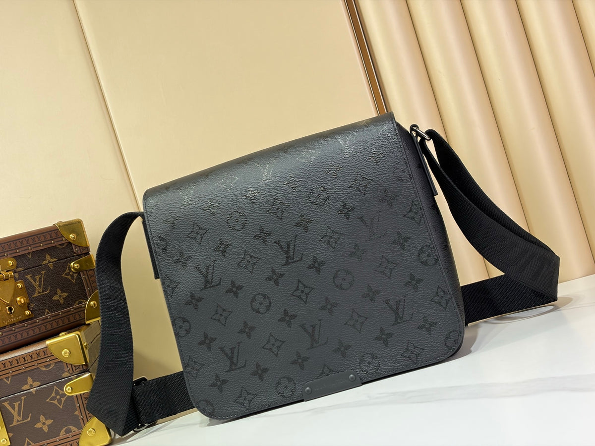 Louis Vuitton Bastille PM Monogram Midnight Men‘s Bag Black