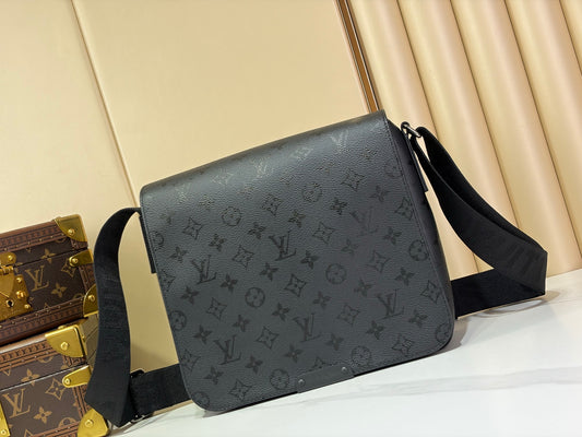Louis Vuitton Bastille PM Monogram Midnight Men‘s Bag Black